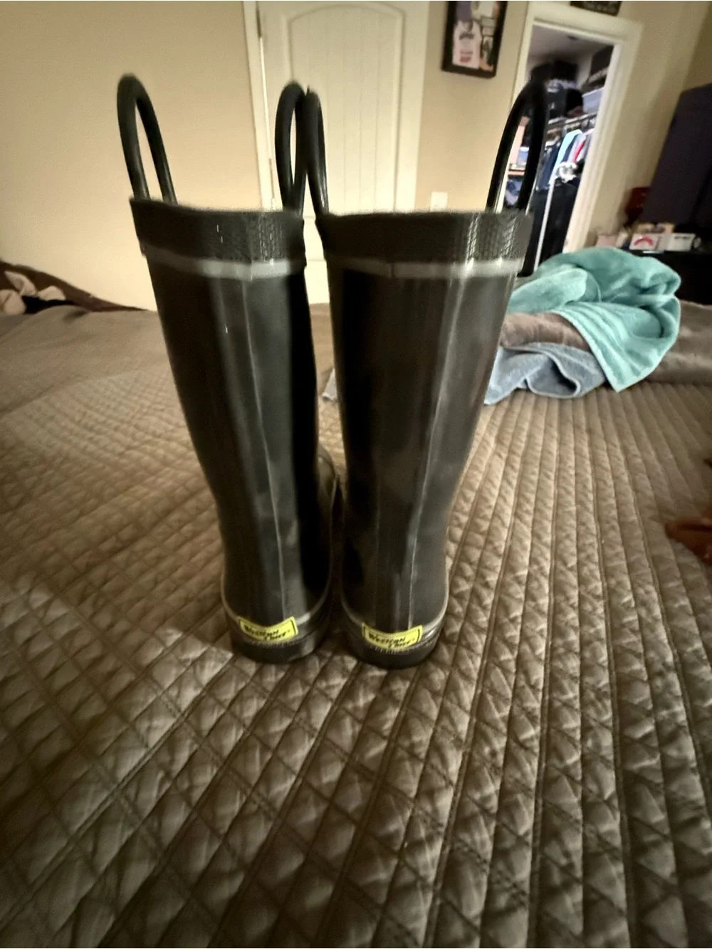 Black kids Rain Boots with Textured Toe